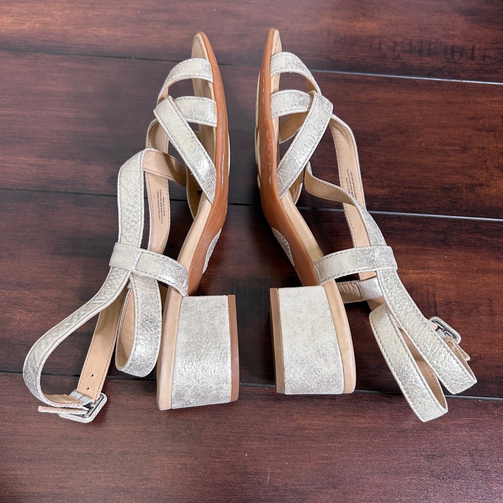 NWOB Born Strappy Block Heel Sandals Women 8 Gold Metallic Leather Wedding Guest - Picture 7 of 11